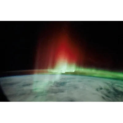 NASA STS-39 Kırmızı Taçlı Kutup Işığı Kanvas Tablo