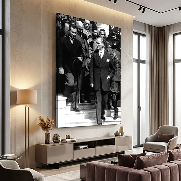 Atatürk Merdivenlerde Siyah Beyaz Kanvas Tablo — görsel 2