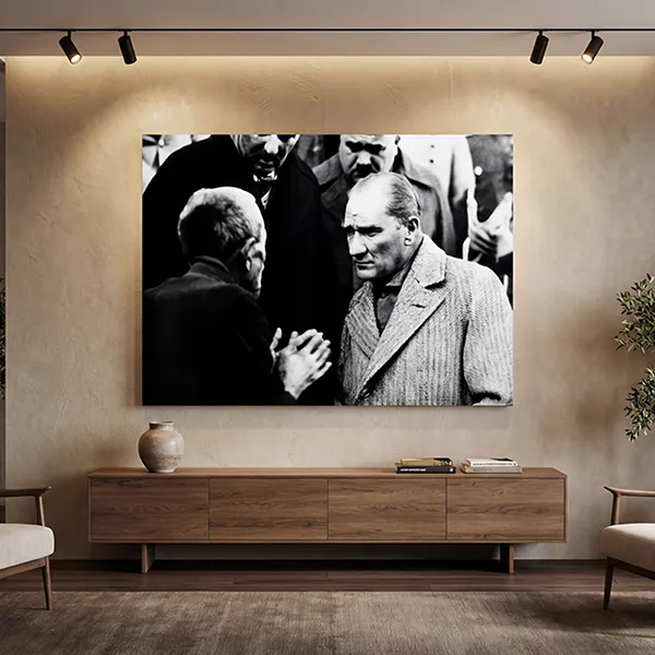 Atatürk Sohbet Ederken Siyah Beyaz Kanvas Tablo — görsel 2