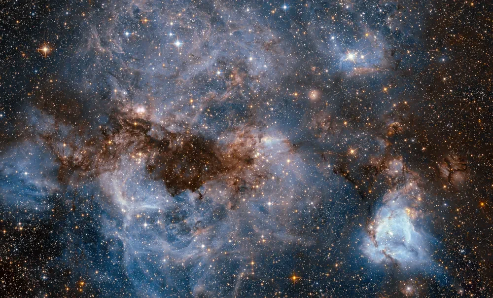 NASA Hubble Fırtınanın İçindeki Bulutsu Kanvas Tablo