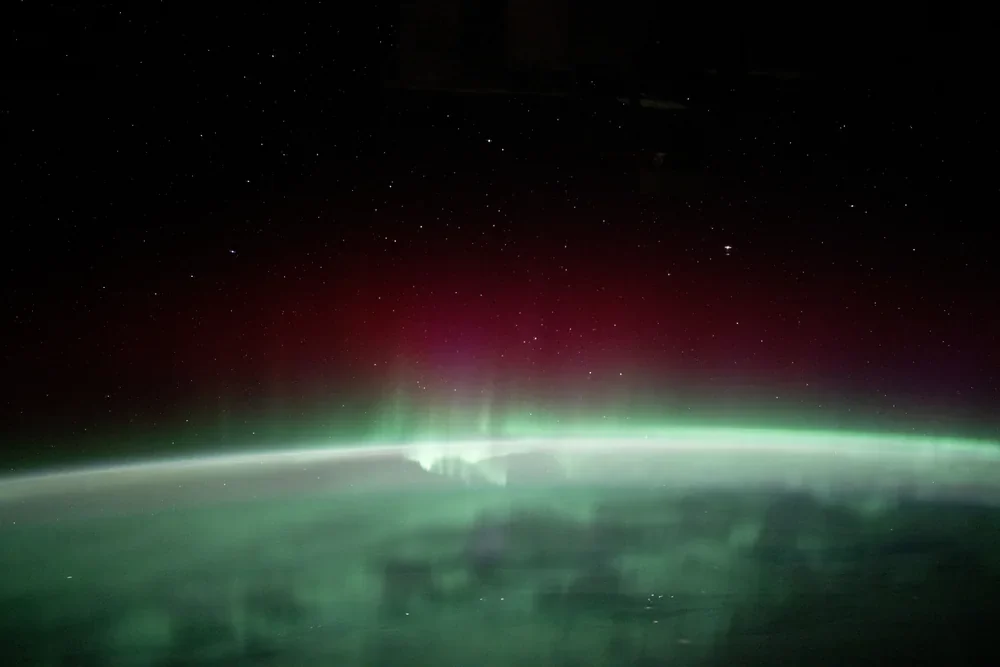 NASA ISS Dünya'yı Saran Kuzey Işıkları Kanvas Tablo