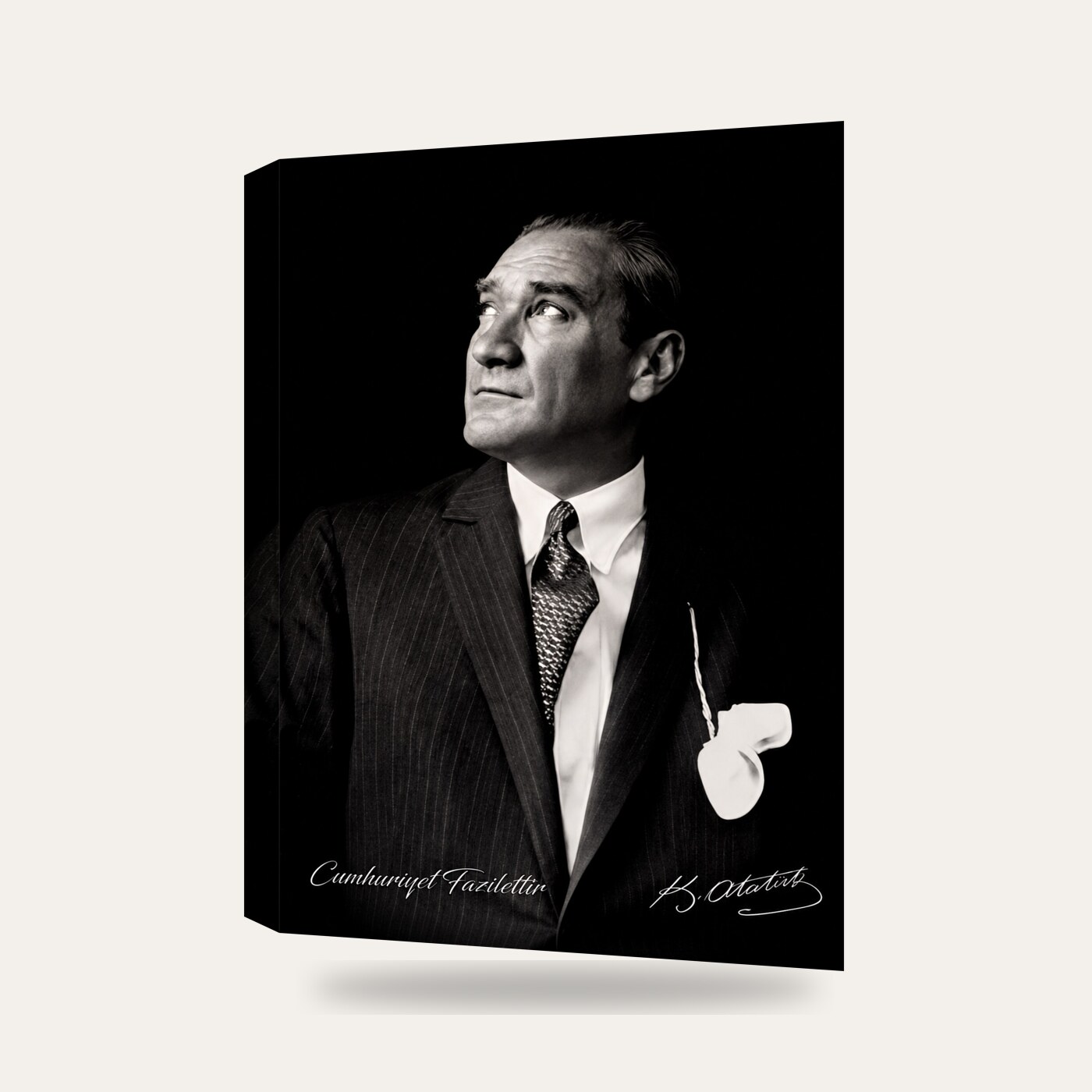 Atatürk İmzalı Cumhuriyet Fazilettir Kanvas Tablo — 3 boyutlu görünüm