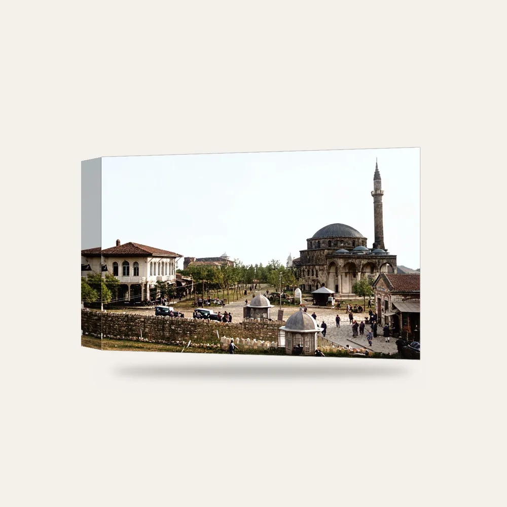 Eski Aydın Fotoğrafı Cami ve Meydan Kanvas Tablo — 3 boyutlu görünüm